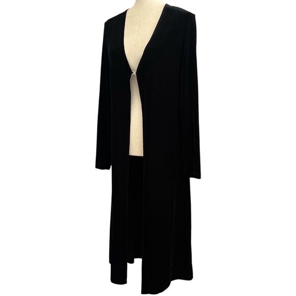 JS Collections Long Black Velvet Duster L Rhinestone Clasp Witchy Opera Vintage - Picture 2 of 13